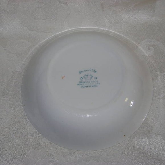 Vintage Soup Bowl Johnson Bros., England, MCM Snowhite Pink Long Stemmed Roses - Picture 5 of 7